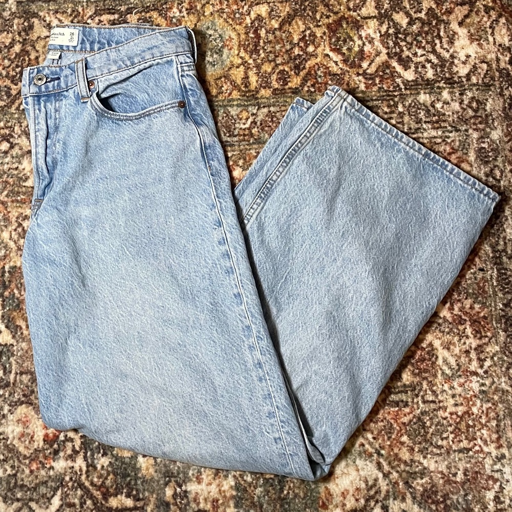 Abercrombie Low Rise Loose Jean - Curve Love | sz 26 SHORT